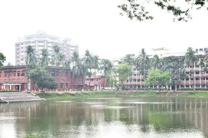Universities in Dhaka
