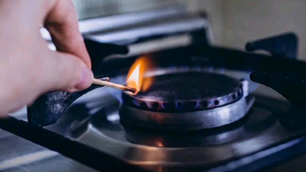 Gas
