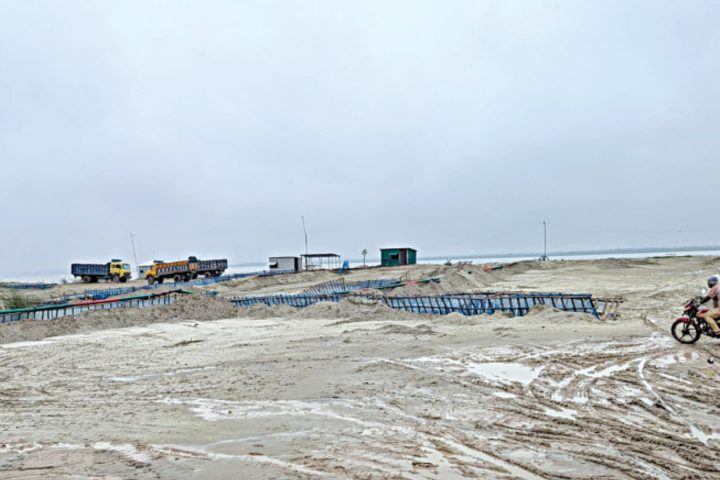 sand extraction in Padma