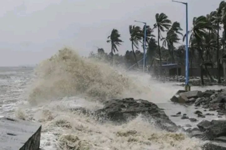 Bay of Bengal deep depression Bangladesh ports
